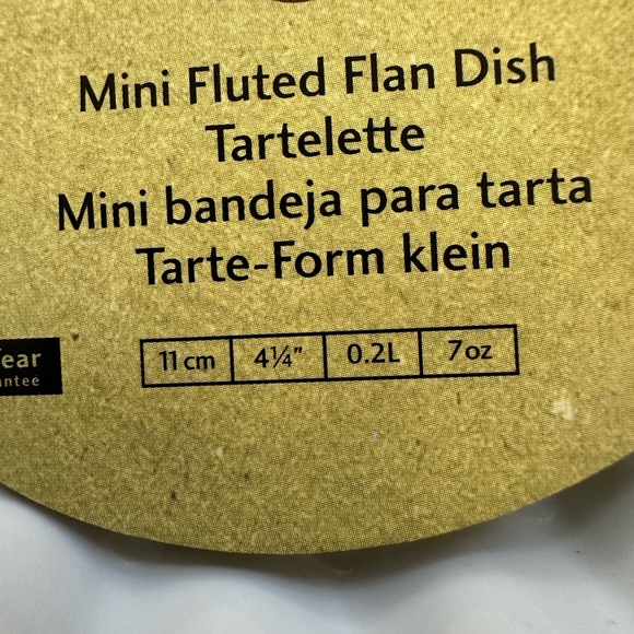 Le Creuset 5-Piece Set Mini Fluted Flan Dish Tartelette White 4.25 inches - Picture 6 of 6